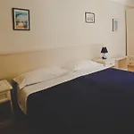 Vittoria 4* Ραβέλλο