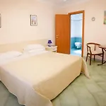 Ξενοδοχείο με διαμερίσματα Vittoria 4*