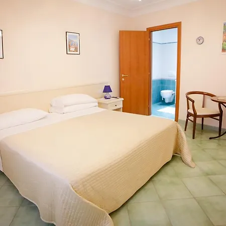 Ξενοδοχείο με διαμερίσματα Vittoria 4*