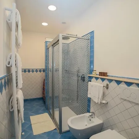 Vittoria מלון דירות