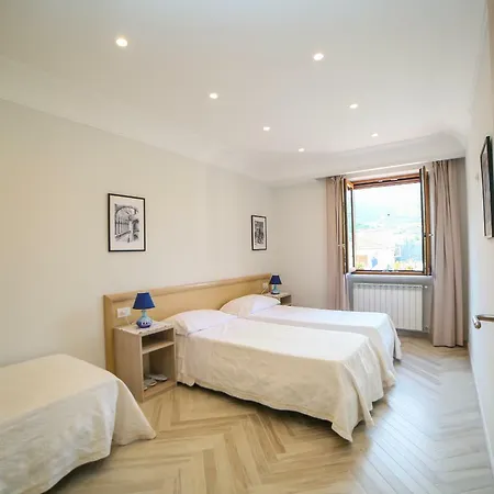 Vittoria Aparthotel *
